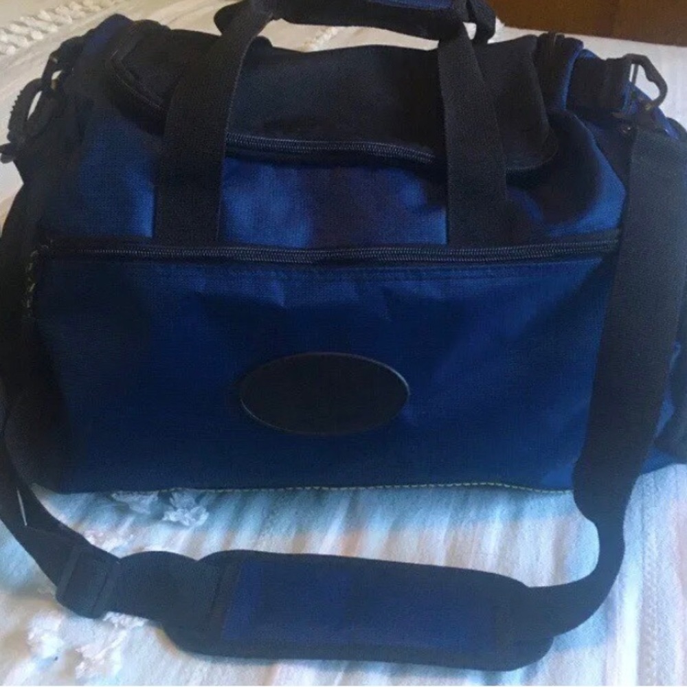 Leeds duffle/gym bag in blue/black with shoulder strap